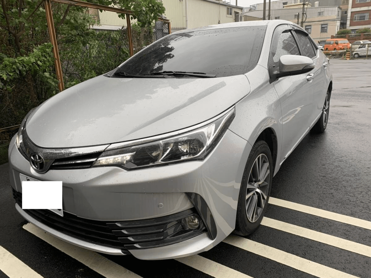 豐田 2017 銀色 ALTIS